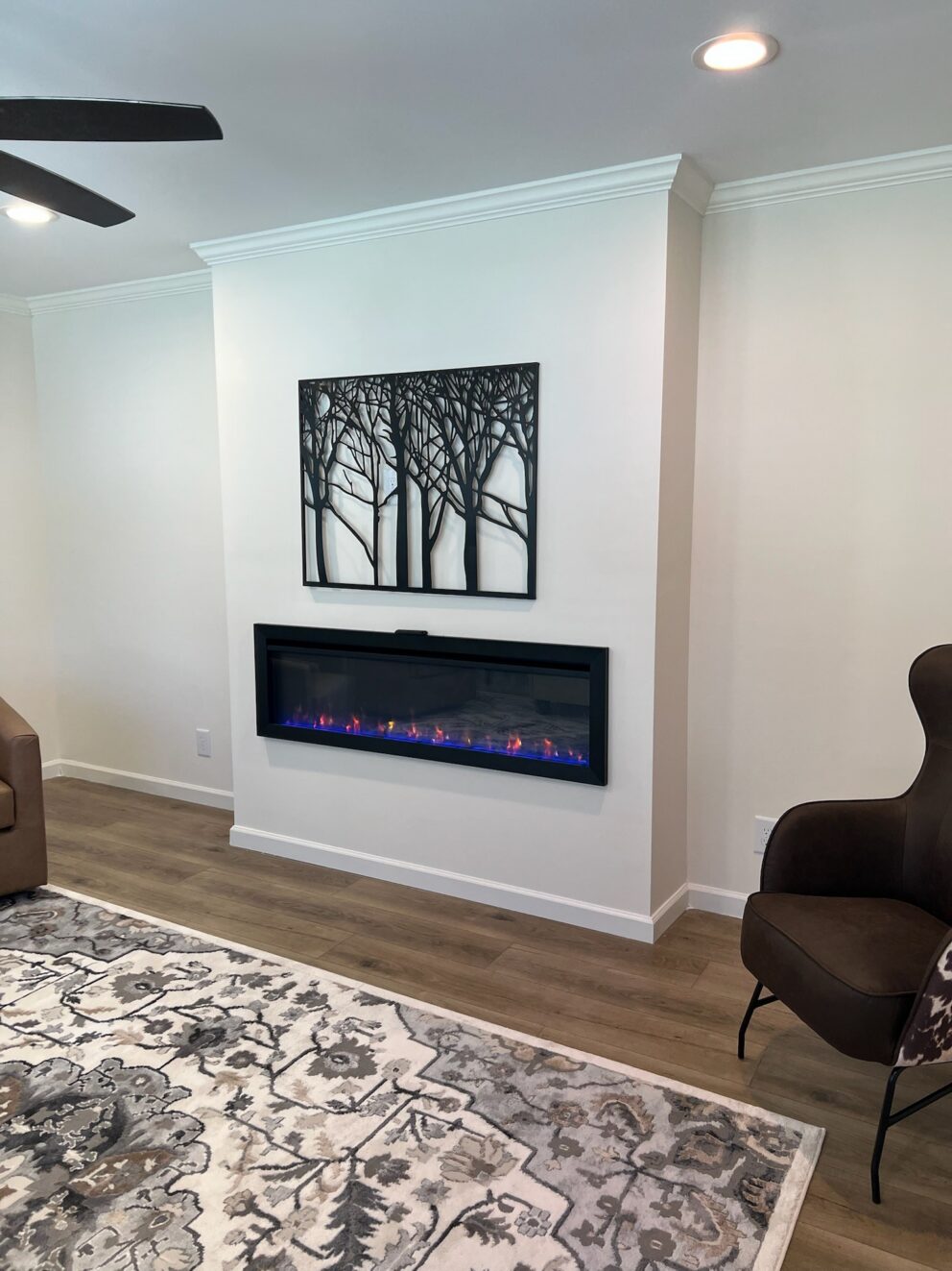 Electric full-bumpout fireplace (upgrade)
